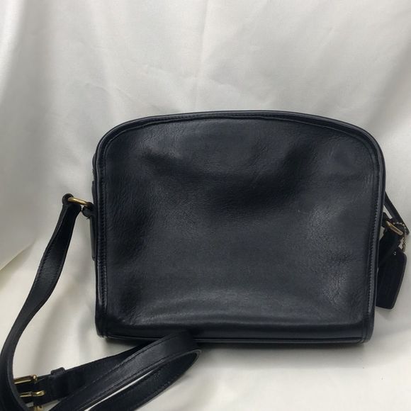 Coach Handbags - Vintage Coach leather shoulderbag